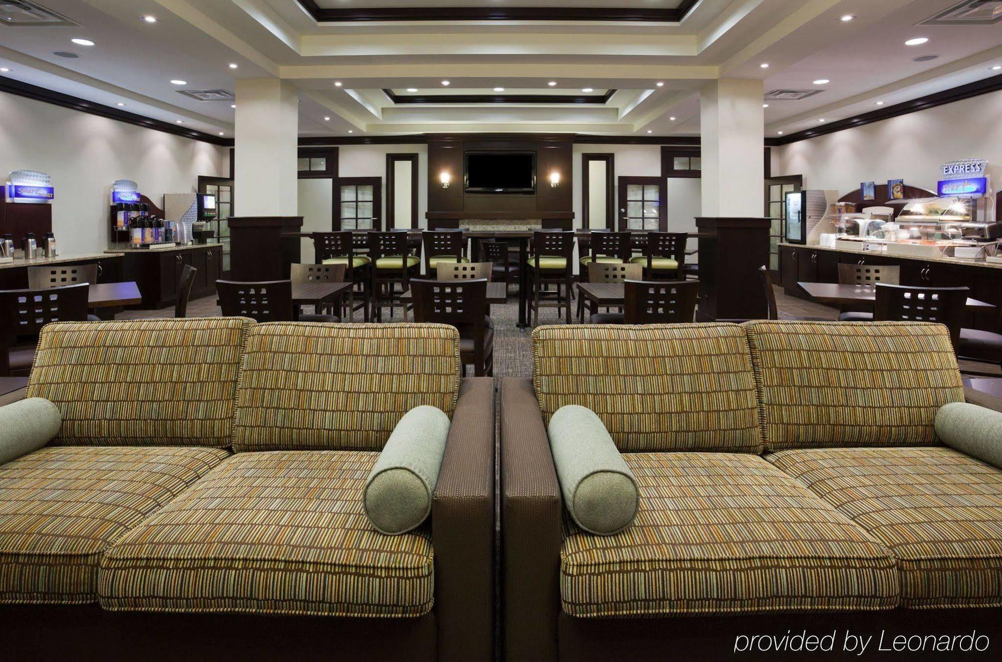 Holiday Inn Express & Suites New Liskeard Restaurant photo